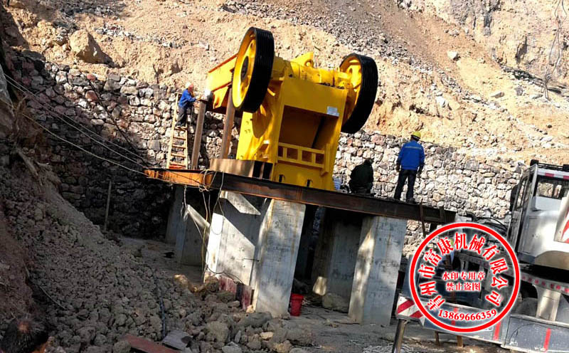 履帶式移動(dòng)破碎站 履帶式移動(dòng)破碎站