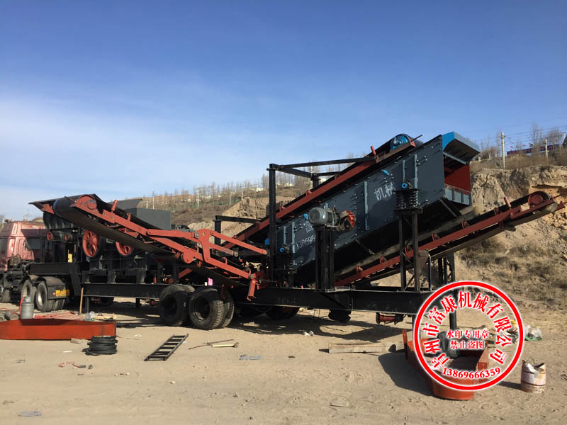 廣西移動(dòng)顎式破碎機(jī)現(xiàn)場